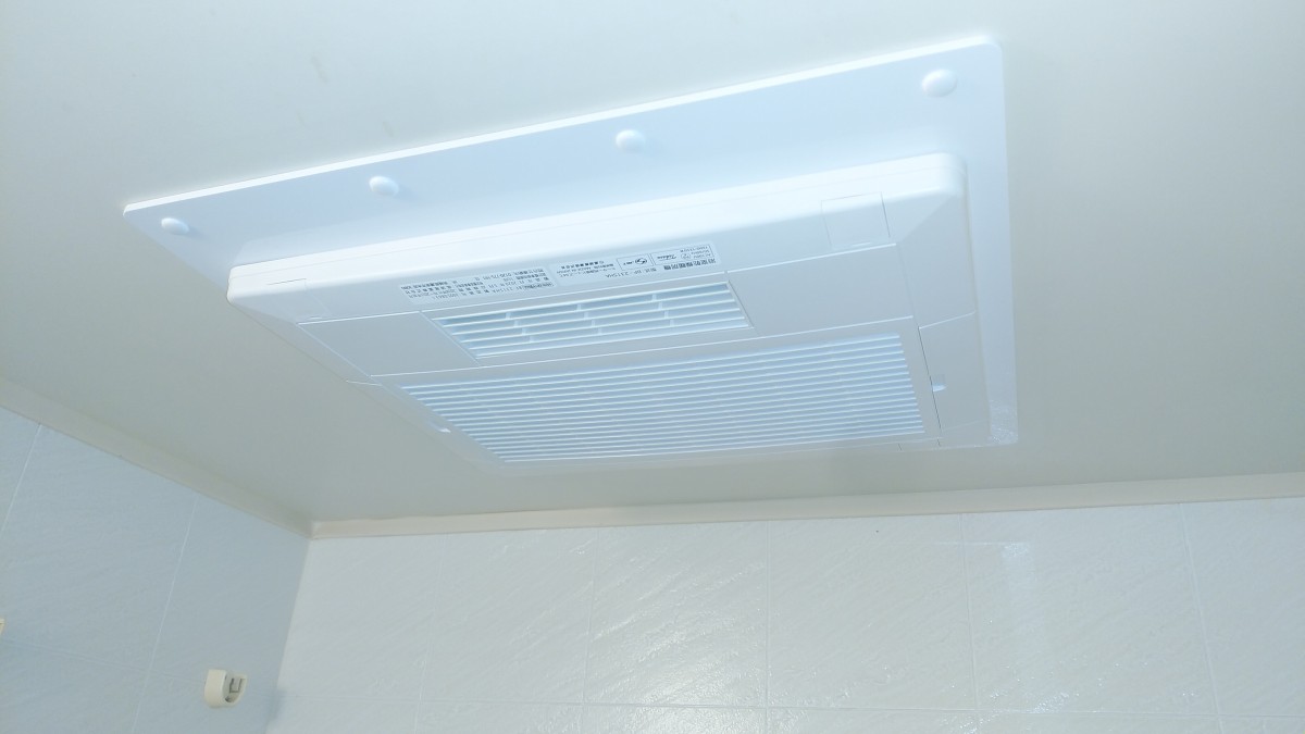 エクレール原木中山にて高須産業製浴室暖房乾燥機（BF-231SHA）の交換