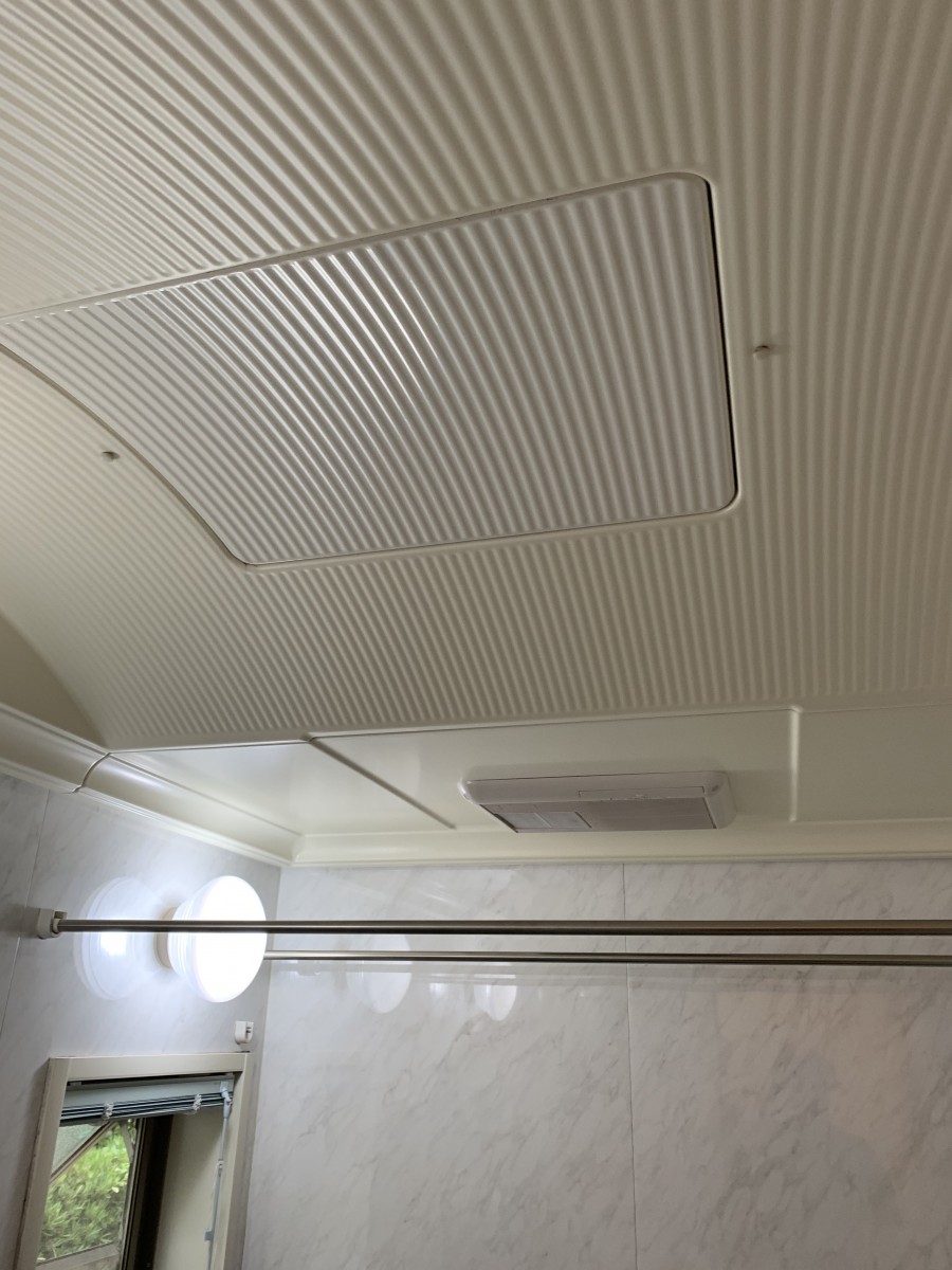 成田市宝田にて高須産業製浴室暖房乾燥機（BF-231SHA2）の交換施工作業 