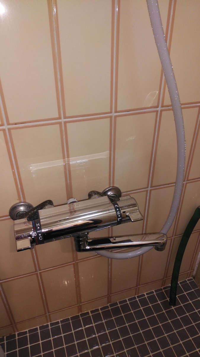 千葉市美浜区磯辺にて浴室水栓蛇口（KVK製壁付サーモスタット式