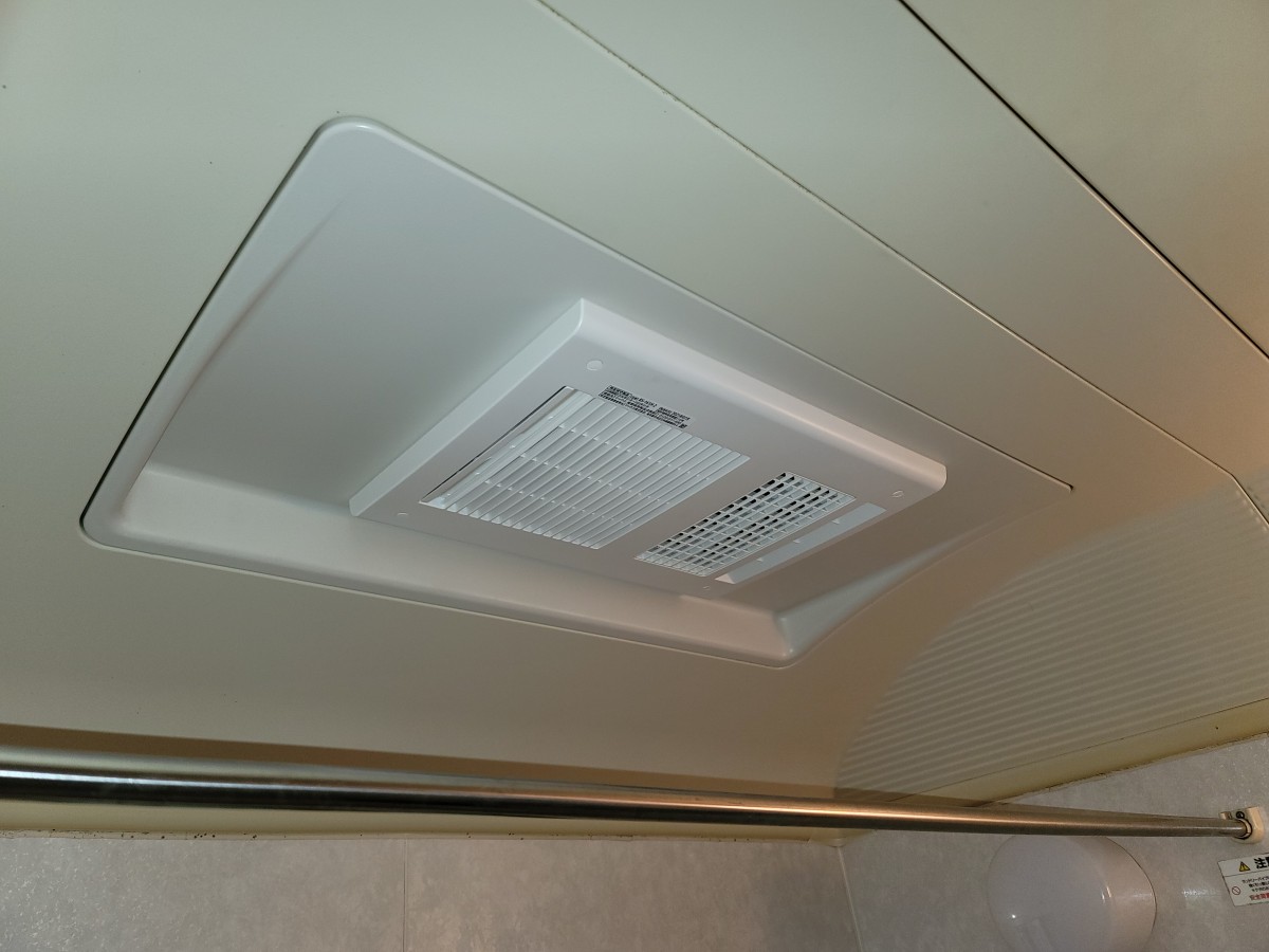 八千代市上高野にてMAX製浴室暖房乾燥機（BS-161H-2）の新規設置作業を
